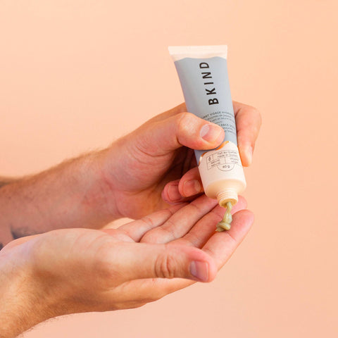 BKIND - Moisturizing Face Scrub - With papaya enzymes & green tea - Home & Well