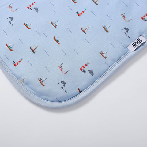 Early Grey - Quilted bamboo blanket - Sailboats - Home & Well