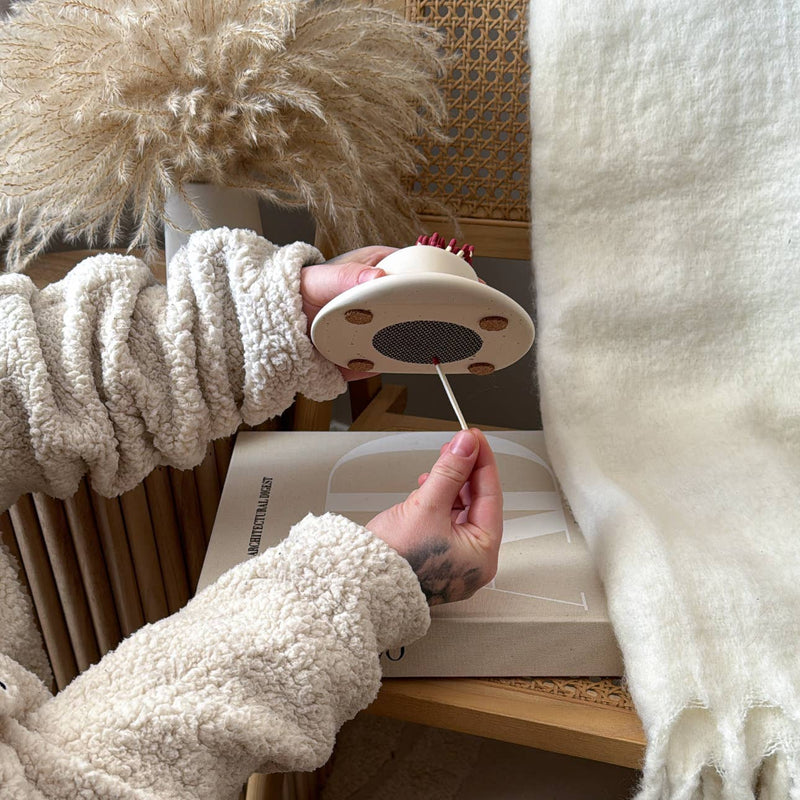 Studio Akiyo - Match Holder | Match Stricker