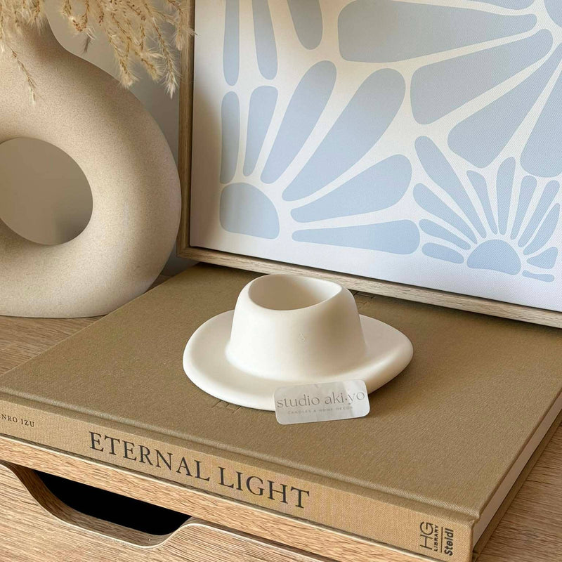 Studio Akiyo - Match Holder | Match Stricker