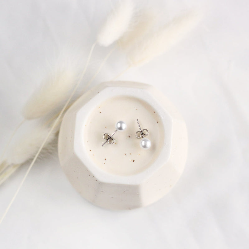Essential Pearl Earrings