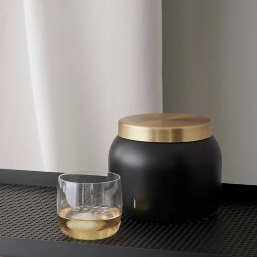 Collar ice bucket | By Stelton - Home & Well 