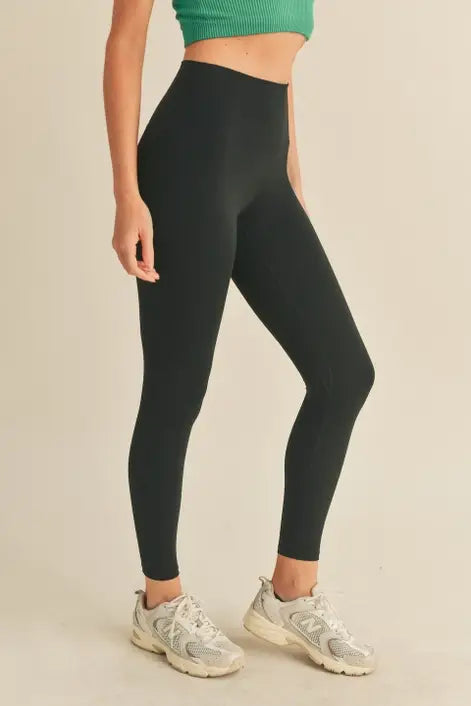 Black Aligned Performance High-Rise Leggings - Home & Well 